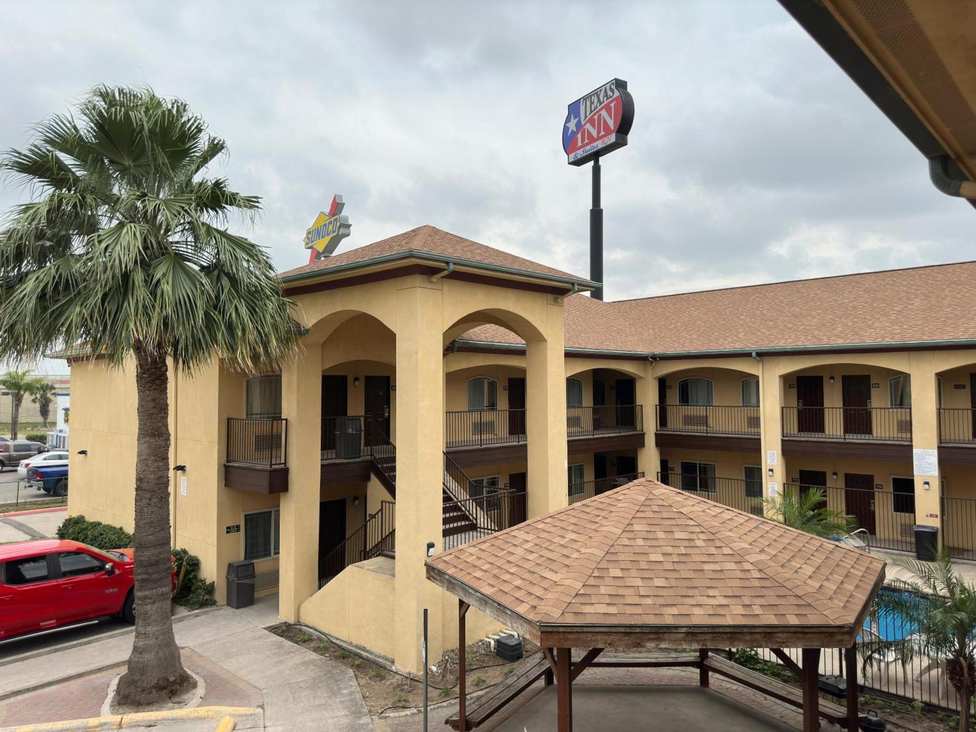 Texas Inn And Suites Rgv Edinburg Exterior photo